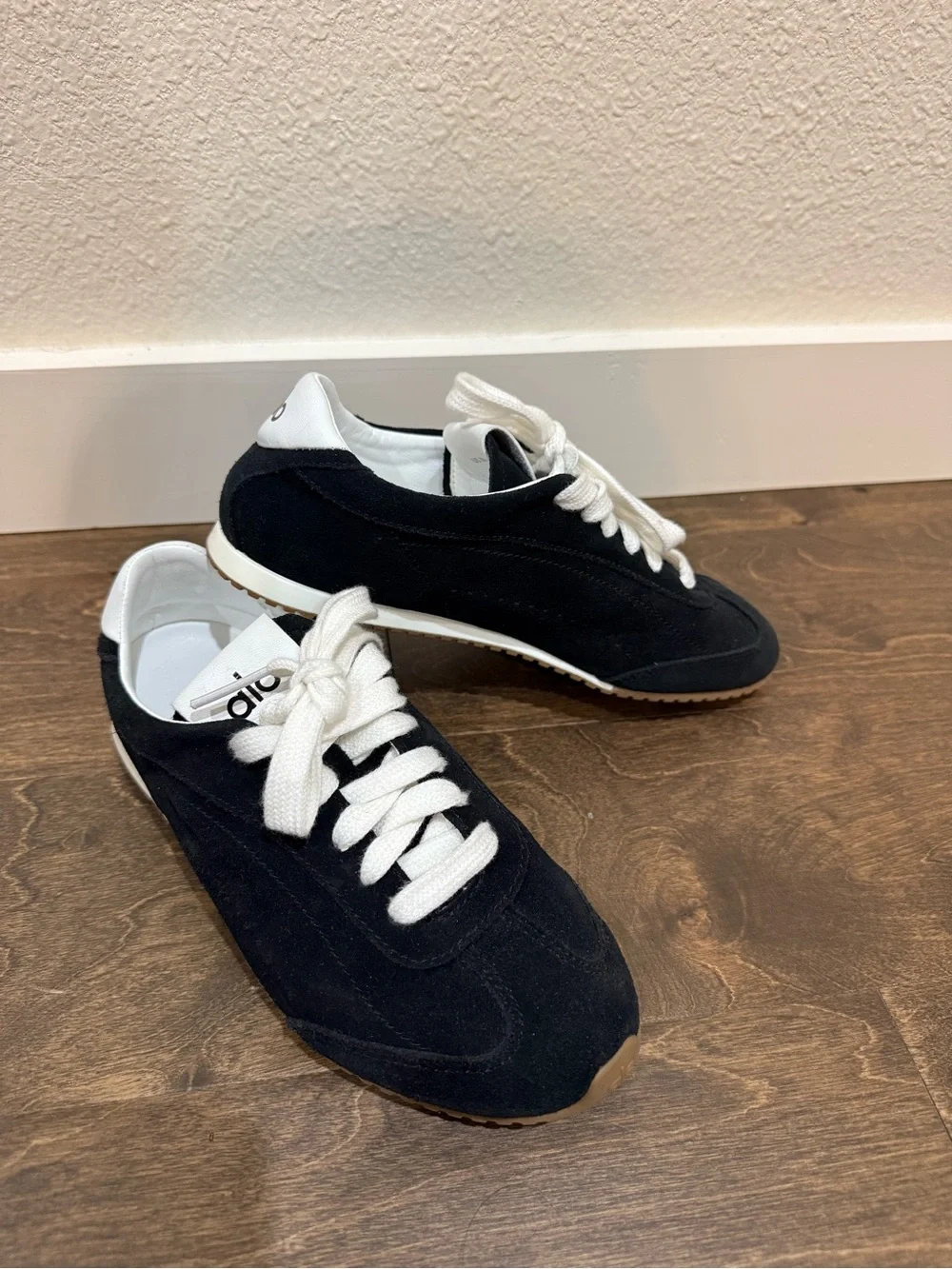 Alo Yoga Sunset Sneaker - Black